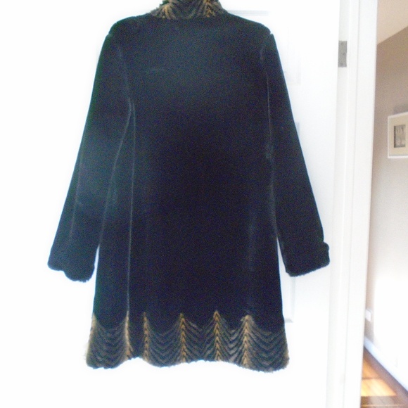 WOMAN COAT - Picture 2 of 3